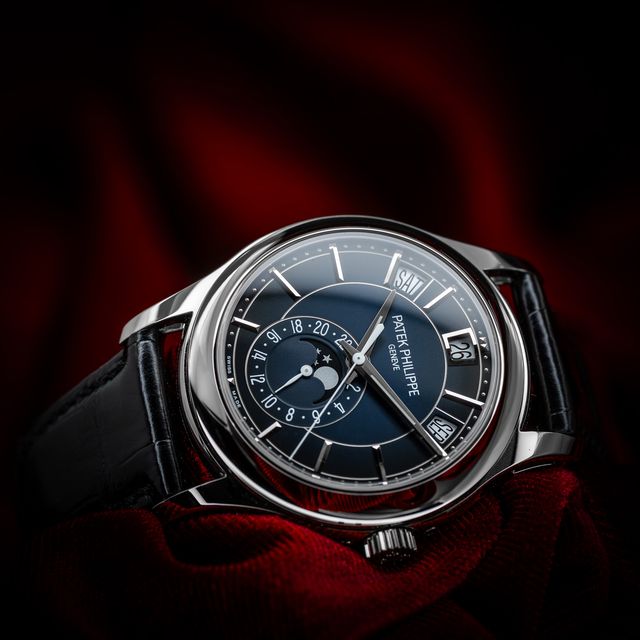 Patek Philippe Complications 5205G-013 Image 6